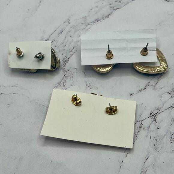 14 pairs of gold tone assorted style earrings, some NWT - Picture 8 of 14